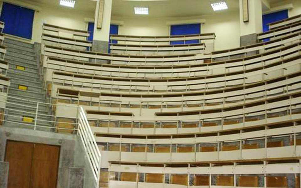 γυαλιά-καρφιά-η-ιατρική-2068901