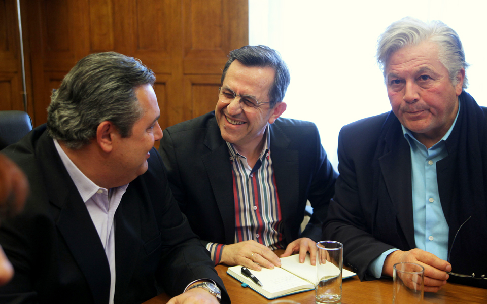 ο-συριζα-στην-κυβέρνηση-ο-λαός-στην-εξο-2069139