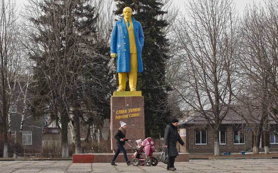 επικριτική-η-βουλή-των-λόρδων-κατά-ην-β-2069581