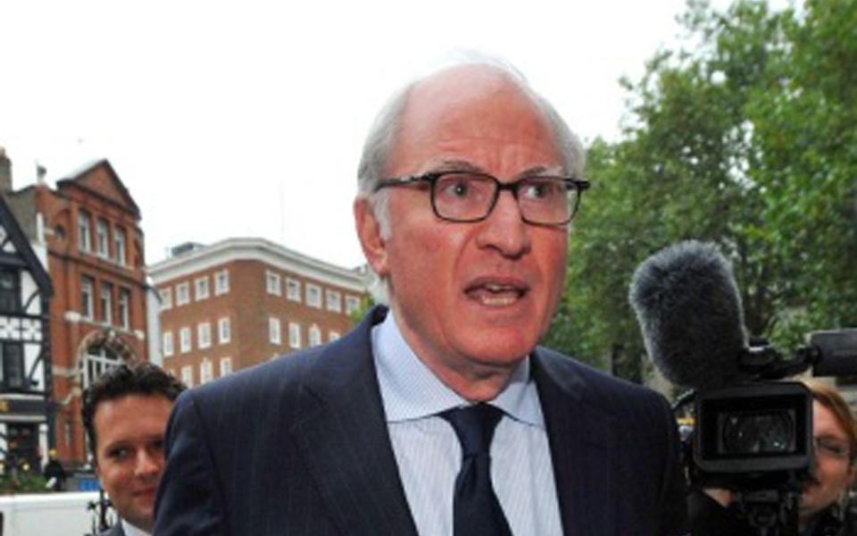 ο-λόρδος-που-εξέθεσε-την-τράπεζα-της-αγ-2067371