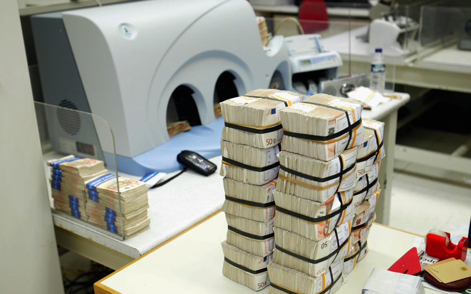 μόλις-4-στα-10-δάνεια-που-έχουν-προεγκριθ-2069608