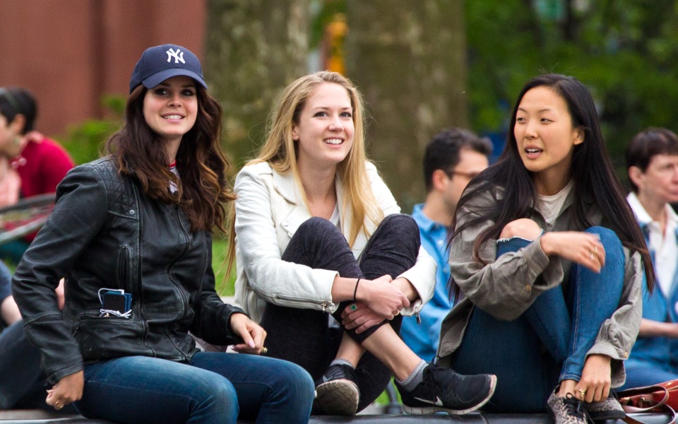 γιατί-λέμε-τα-μυστικά-μας-σε-αγνώστους-2066800