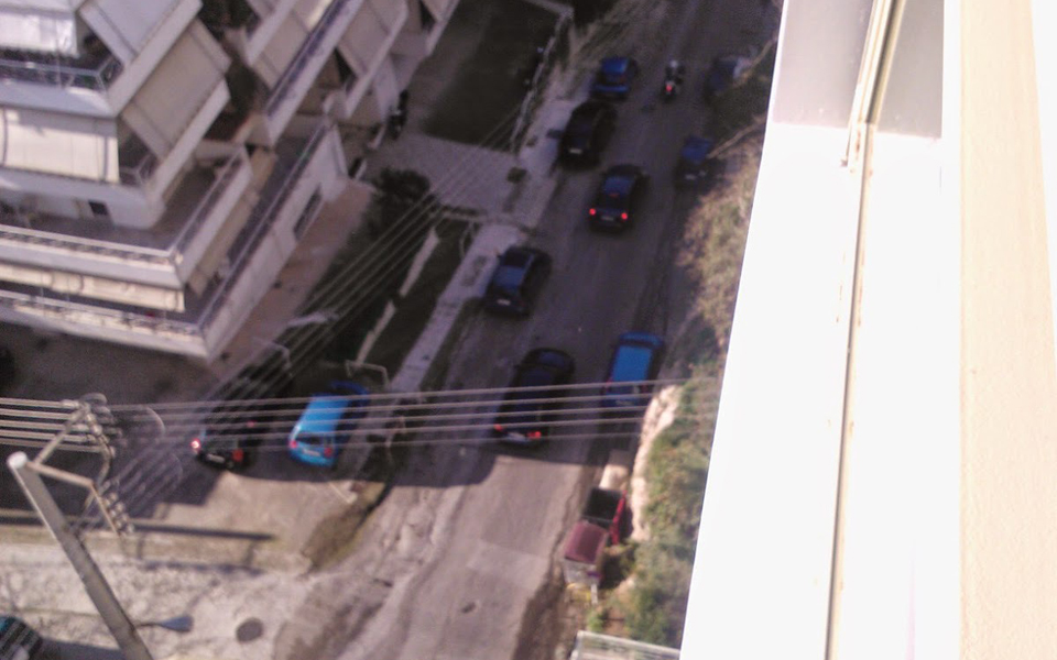 ο-πρωθυπουργός-της-διπλανής-πολυκατο-2069734