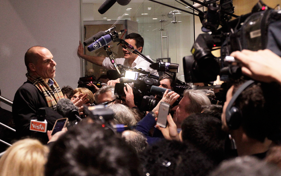 οχι-σε-φωτογραφίες-με-τη-χρήση-tablet-2068307