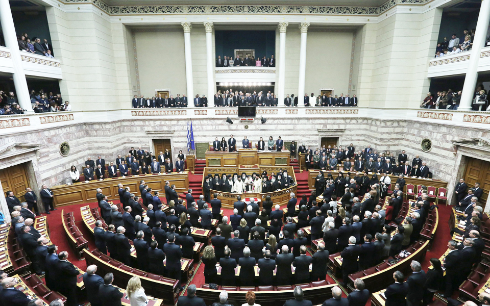 η-τελετή-των-τριών-όρκων-και-των-selfies-2067389