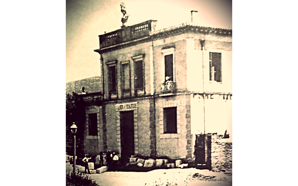 το-εργαστήρι-του-γλύπτη-στην-οδό-μεσογ-2071433