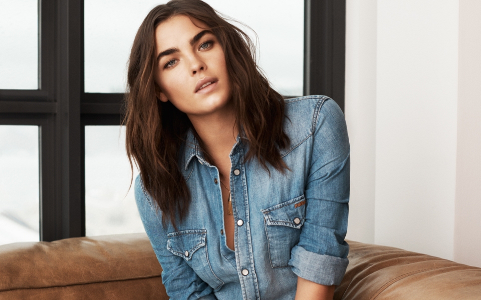 τα-18-πιο-stylish-denim-κομμάτια-για-την-άνοιξη-2071126