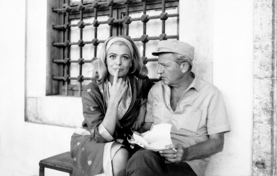 το-βράδυ-στο-λονδίνο-όταν-η-μελίνα-μπορ-2072613