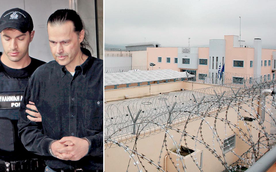 αποφυλακίζεται-ο-σάββας-ξηρός-με-τη-ρύ-2073578