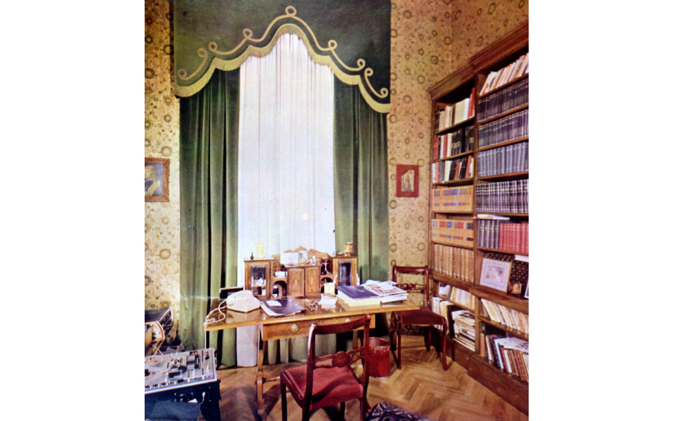 τα-ψηλοτάβανα-δωμάτια-στο-σπίτι-της-οδ-2075161