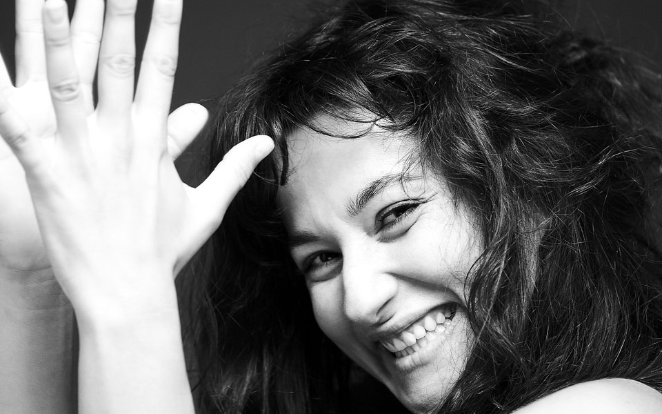 μια-ερμηνεύτρια-με-εκρηκτικό-ταμπερα-2075186