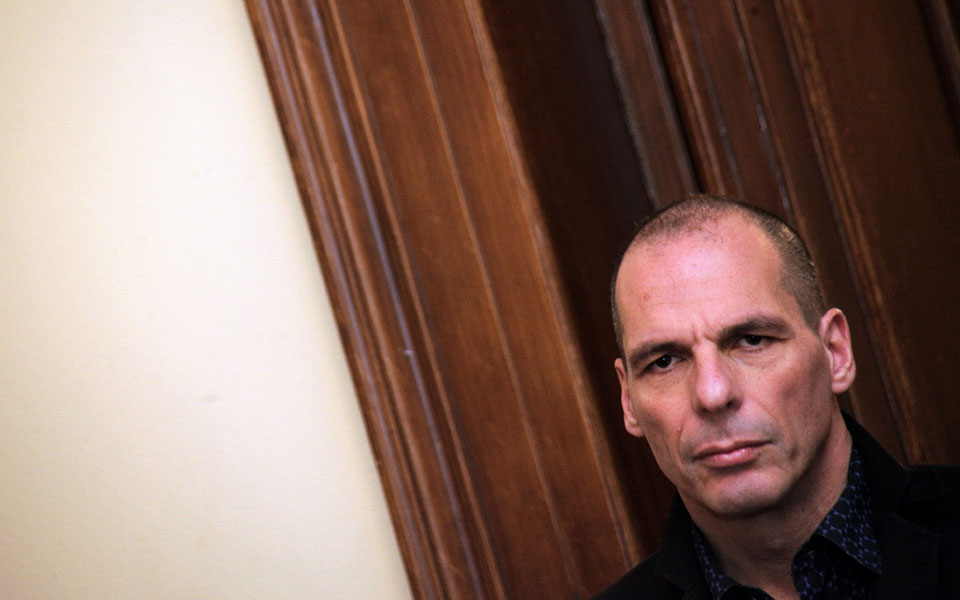 ενα-μπαλάκι-για-την-αντιπολίτευση-2074894