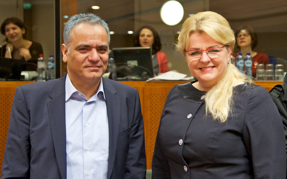 ο-λαός-στην-εξουσία-τουρίστες-και-νοικ-2072272