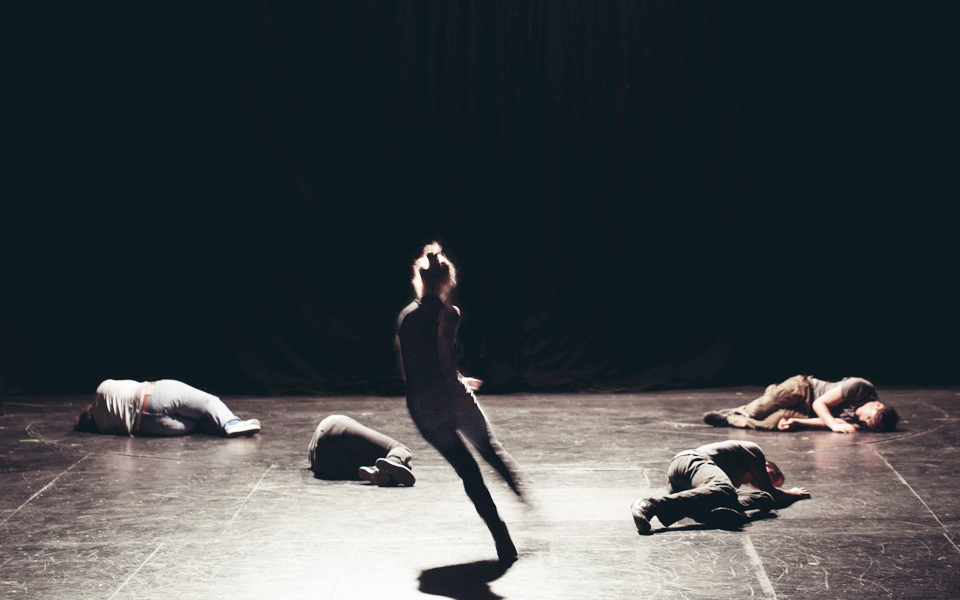 χοροθεατρική-απόδοση-για-τα-κύματα-2071051