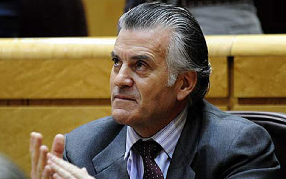 στο-φως-τα-μαύρα-ταμεία-της-ισπανική-2074861