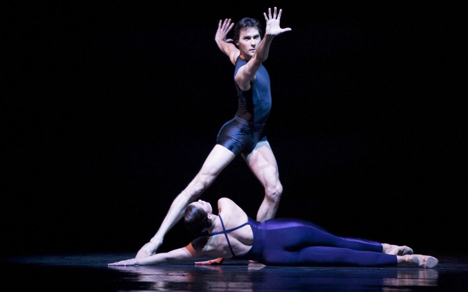 τα-τρία-van-του-χορού-2072765