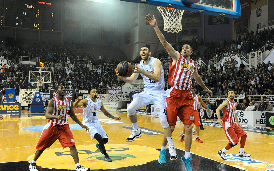 πάρτι-ολυμπιακού-στο-παρκέ-της-πυλαία-2073417