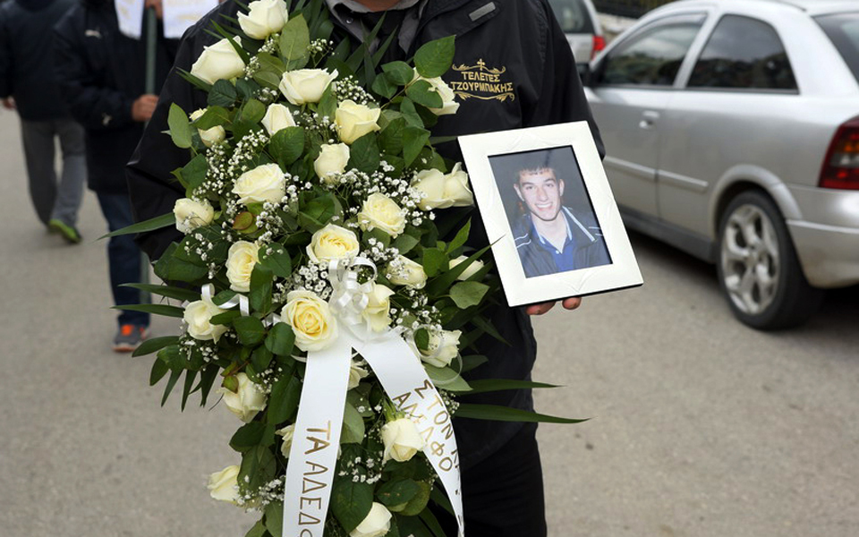 με-μπαλοθιές-αποχαιρέτισαν-τον-γιακο-2073511