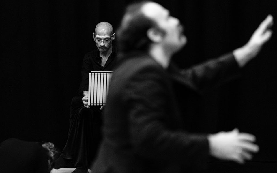 ο-καταιγιστικός-ρομαντισμός-του-θέ-2074725