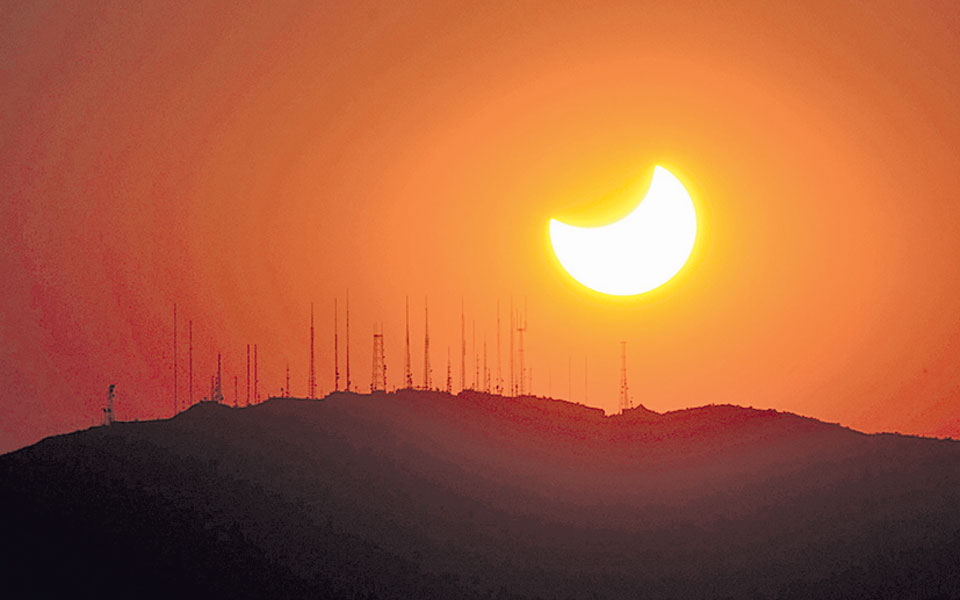 στη-σκιά-της-σελήνης-2072597