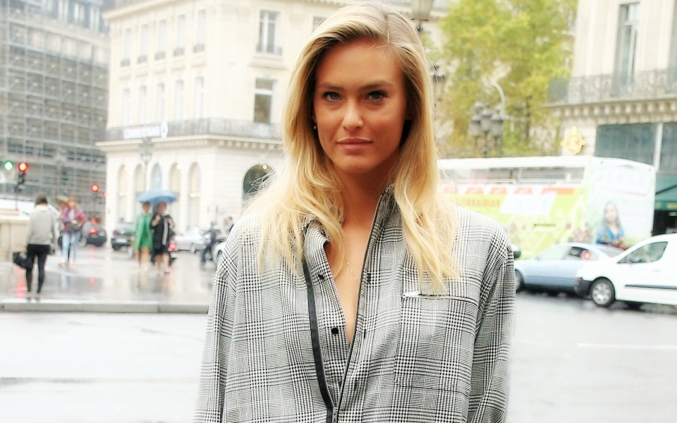 3-styling-λάθη-στα-μαλλιά-που-σας-κάνουν-να-δεί-2075682