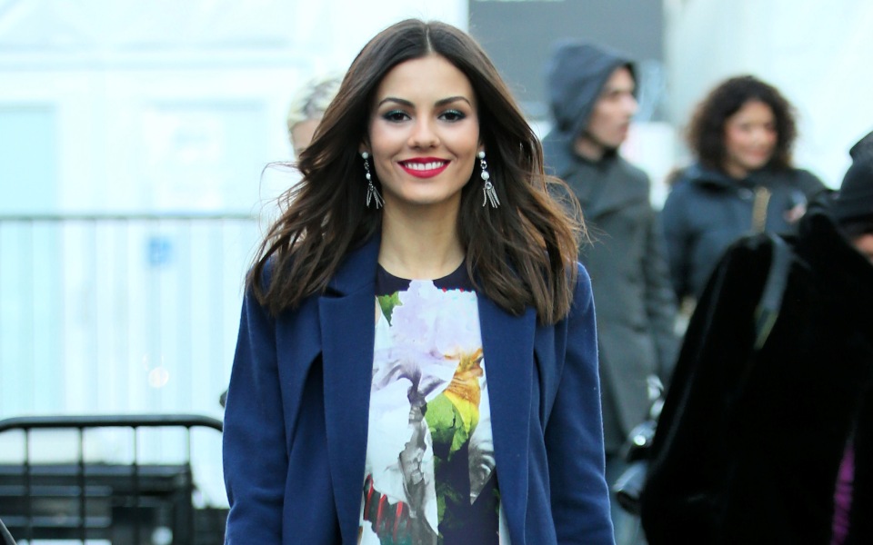 κραγιόν-τα-top-χρώματα-της-σεζόν-2074617