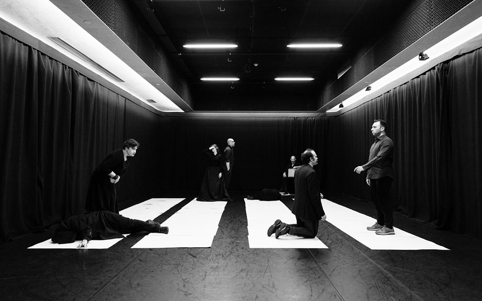 τελικά-όλοι-σήμερα-είμαστε-υπνοβάτες-2072615