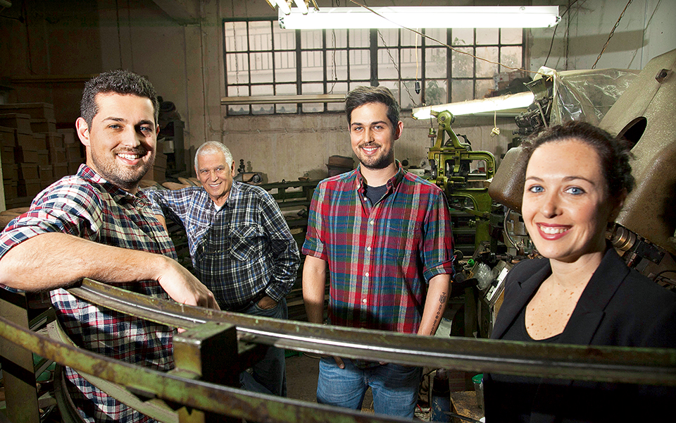 rebranding-στη-δουλειά-του-πατέρα-2072058