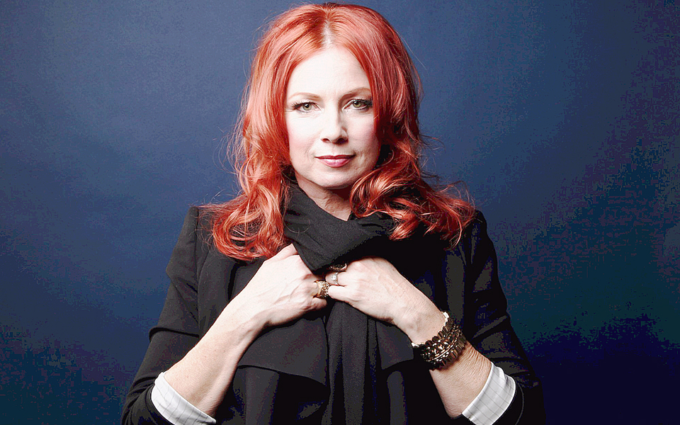 η-τρέισι-λορντς-στα-σαγόνια-του-καρχαρ-2079692