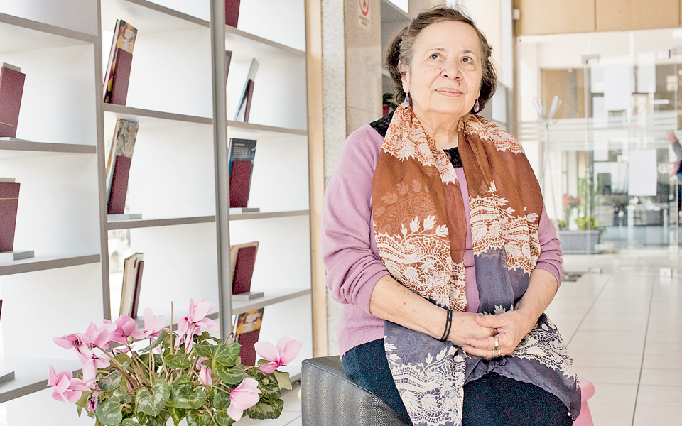 α-παπαδάκη-ακουμπώ-στις-ραγισμένες-ψ-2079463