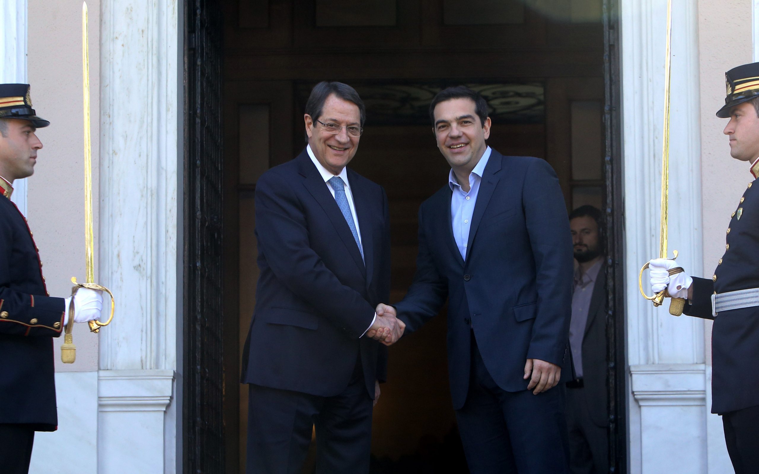 οι-κινήσεις-της-αγκυρας-στο-τραπέζι-2078461