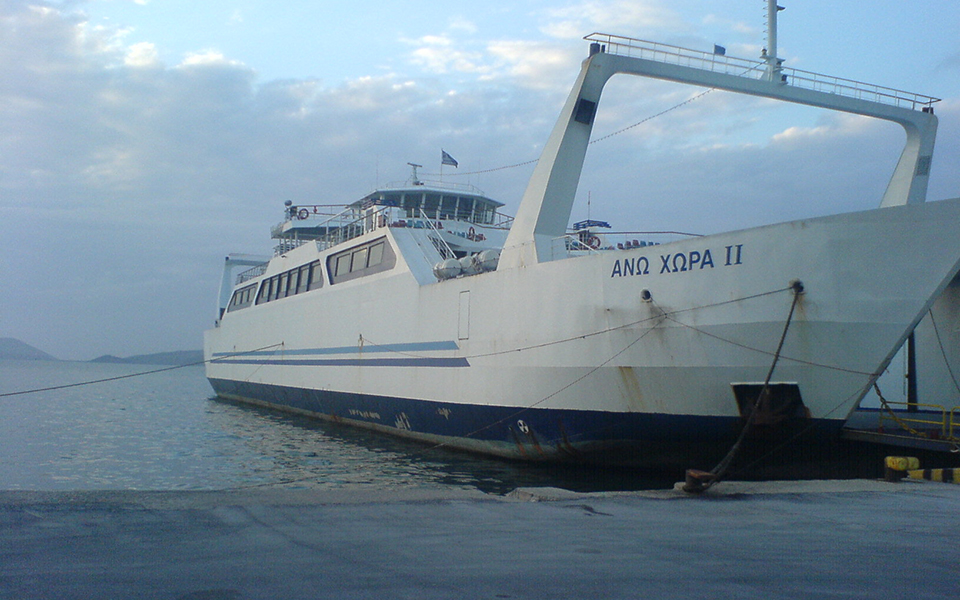 οχηματαγωγό-πλοίο-προσέκρουσε-στην-π-2080532