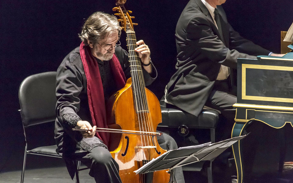 δύο-αντιδιαμετρικές-όψεις-του-γαλλικ-2078197