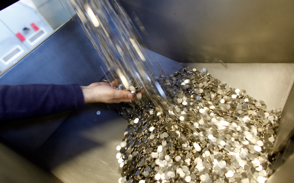 ο-νόμος-του-γκρέσαμ-και-τα-σενάρια-2077678