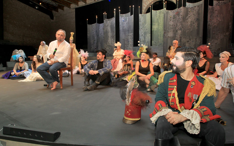 αποπομπή-χατζάκη-με-φεκ-και-καταγγελί-2079171