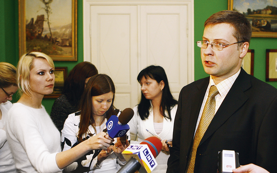 ασφυκτική-πίεση-δανειστών-προς-την-αθ-2079389