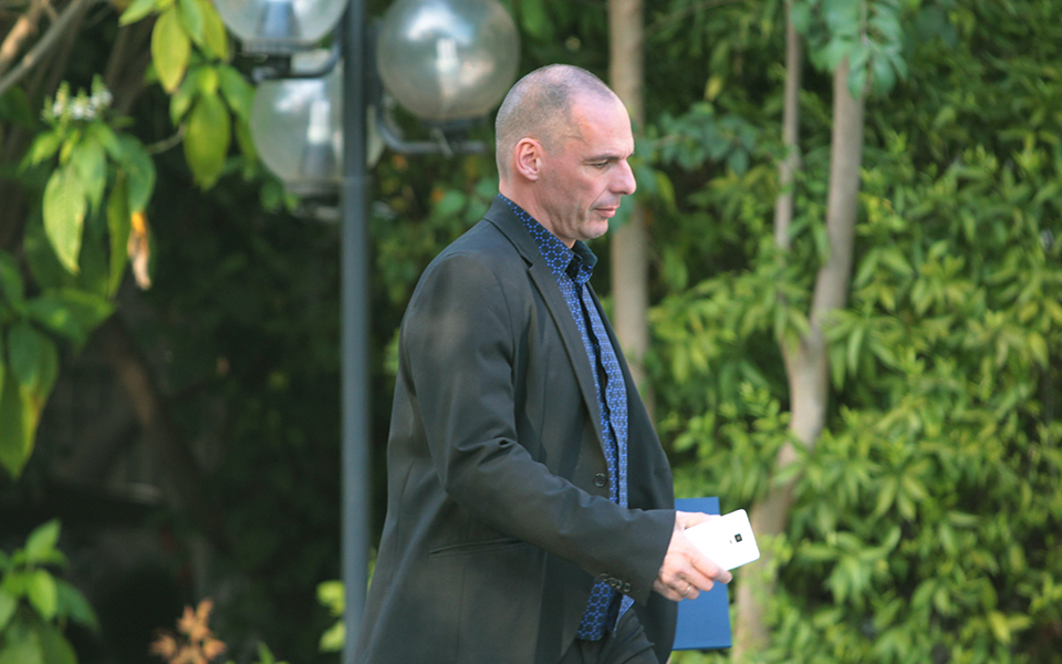 γ-βαρουφάκης-αντιμετωπίζουμε-ένα-νέο-2079194