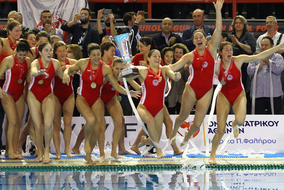 ερυθρόλευκο-τρόπαιο-γαλανόλευκε-2080038