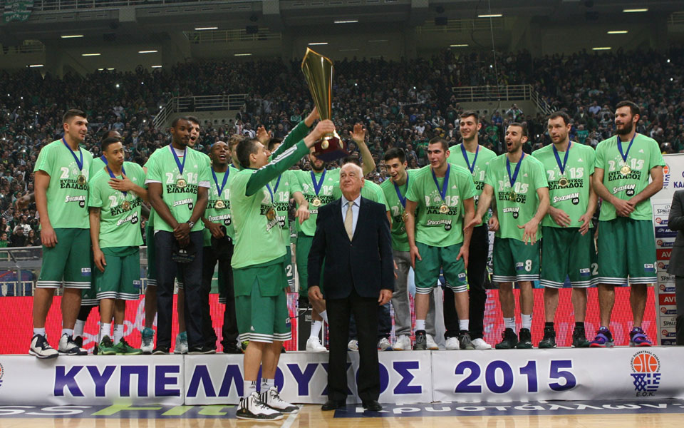 από-τις-δάφνες-του-οακα-στα-αγκάθια-της-2076940