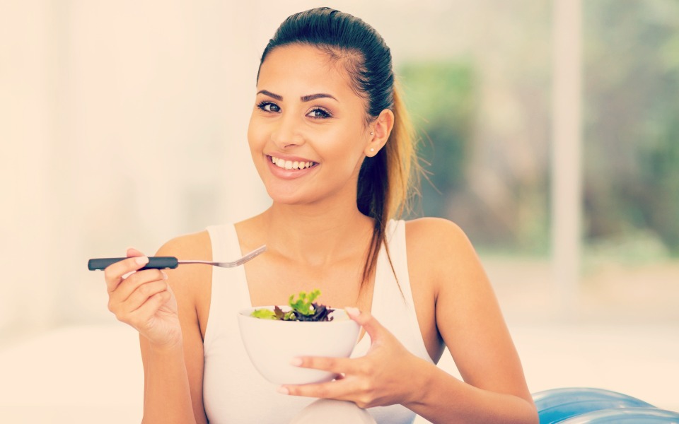 8-tips-για-να-μην-παχύνετε-το-πάσχα-2076491