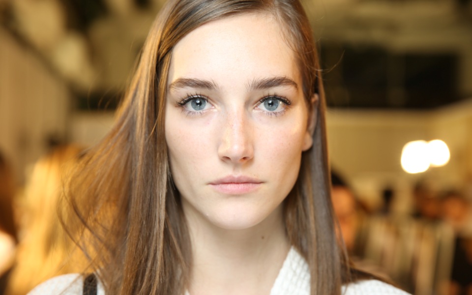 λαμπερή-και-καθαρή-επιδερμίδα-σε-6-βήμα-2077312