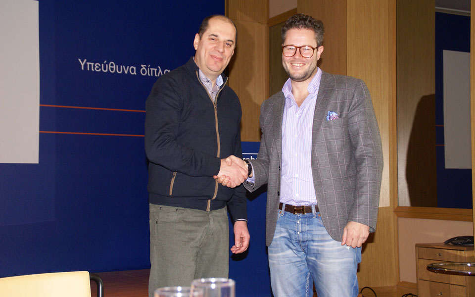 συγχωνεύονται-οι-ελληνικών-συμφερόν-2076131