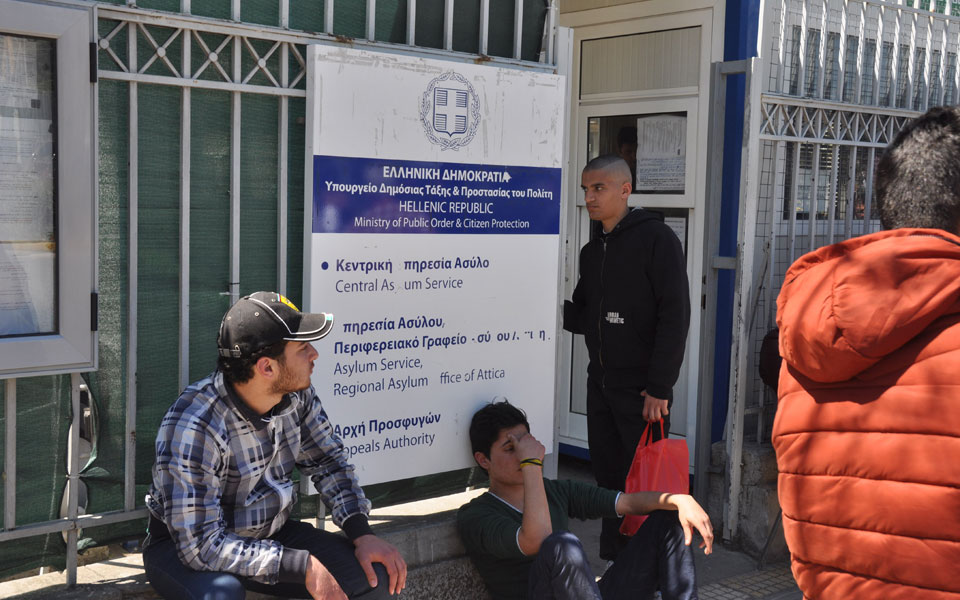 μεγάλες-ροές-και-έλλειψη-υποδομών-2078736