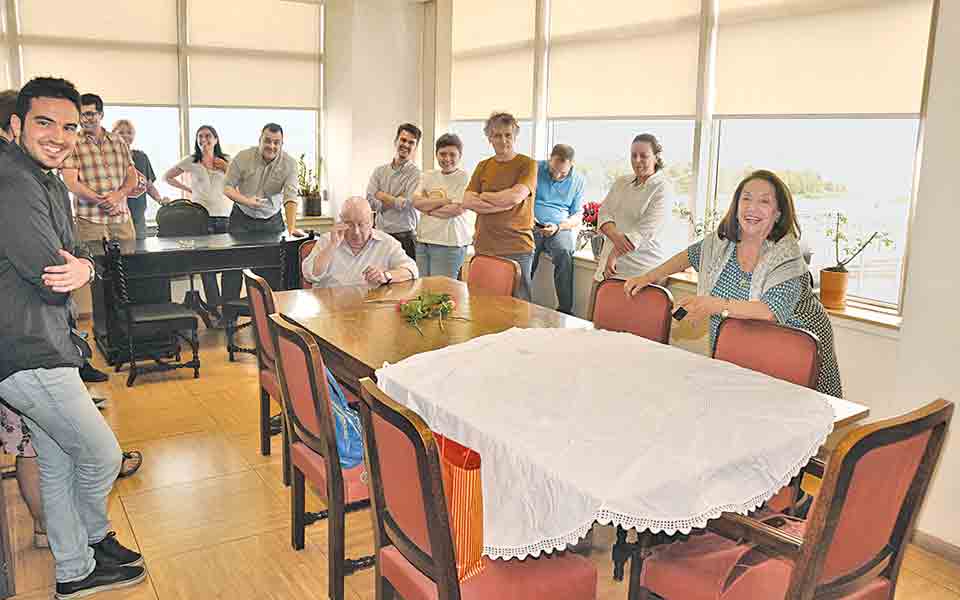 στην-καθημερινή-εορτάζουμε-κερνιό-2084511