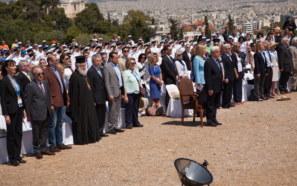 aπό-την-πνύκα-στο-λος-aντζελες-των-hπa-με-2083569