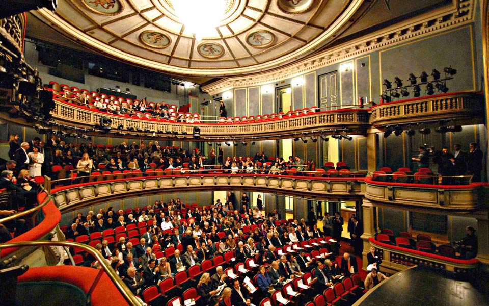 η-φούσκα-του-αθηναϊκού-θεάτρου-2083236