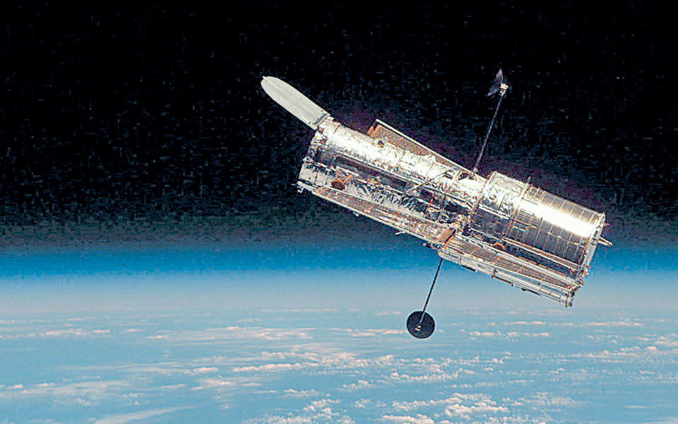 25-χρόνια-σε-τροχιά-γύρω-από-τη-γη-2084279