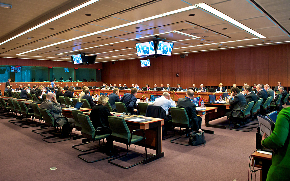 brussels-group-με-έμφαση-σε-φπα-και-ασφαλιστικό-2084920