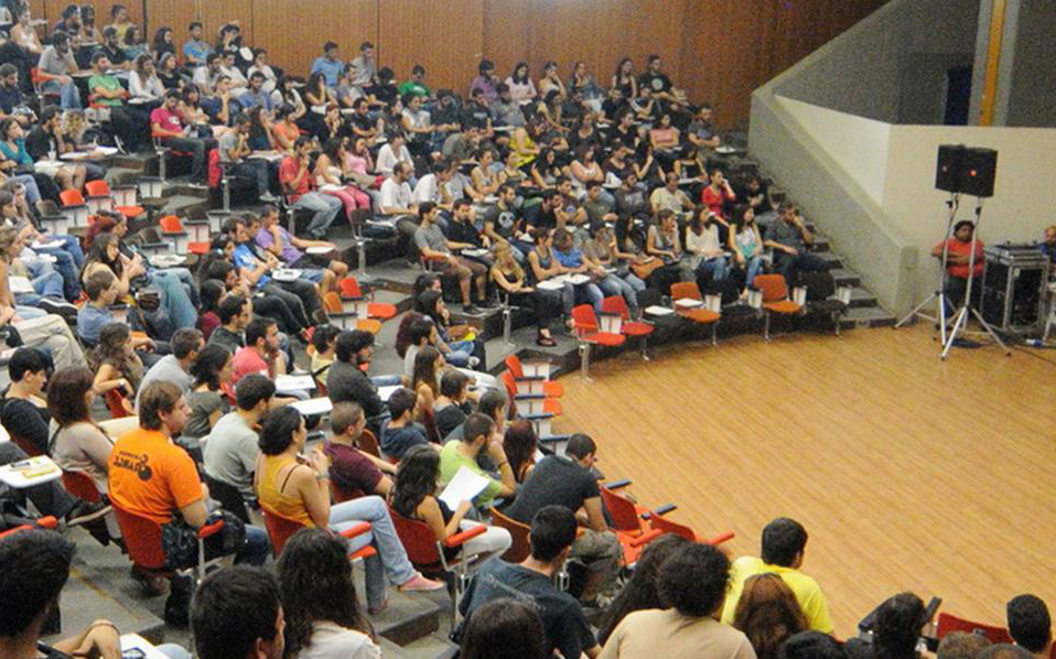 ανησυχία-για-τα-ελληνικά-πτυχία-2082286