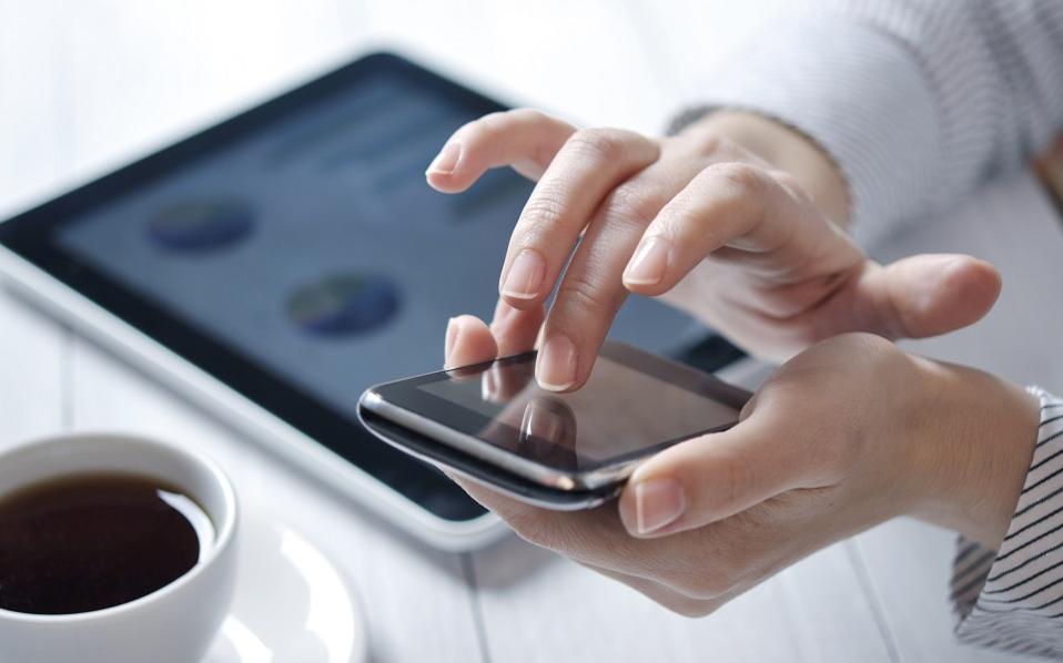 τα-πέντε-apps-που-ενώνουν-γονείς-και-εκπ-2082468